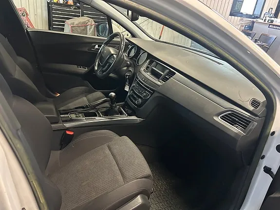 Peugeot 508 2011 photo 5