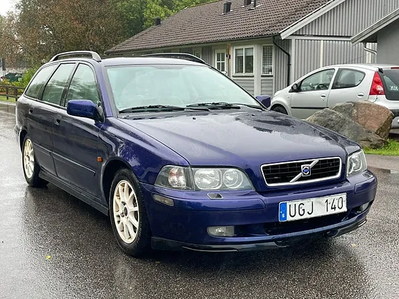 Volvo V40 2004 photo 2