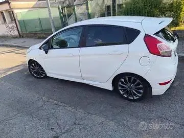 Ford Fiesta 2017 photo 2