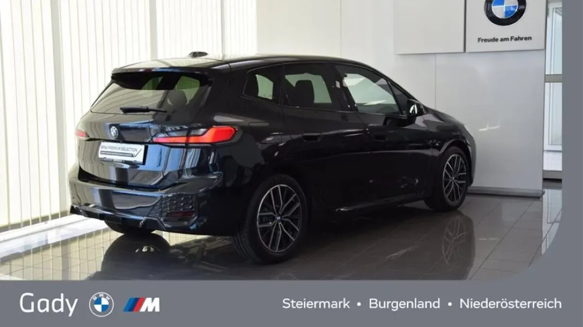 BMW 2Er-Reihe 220I 2025 photo 2