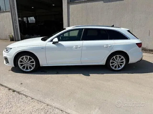Audi A4 Avant 2021 photo 3