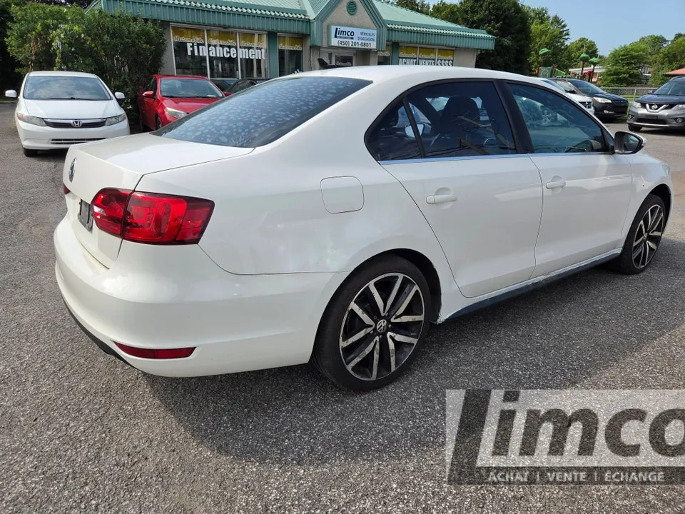 Volkswagen Jetta 2012 photo 3