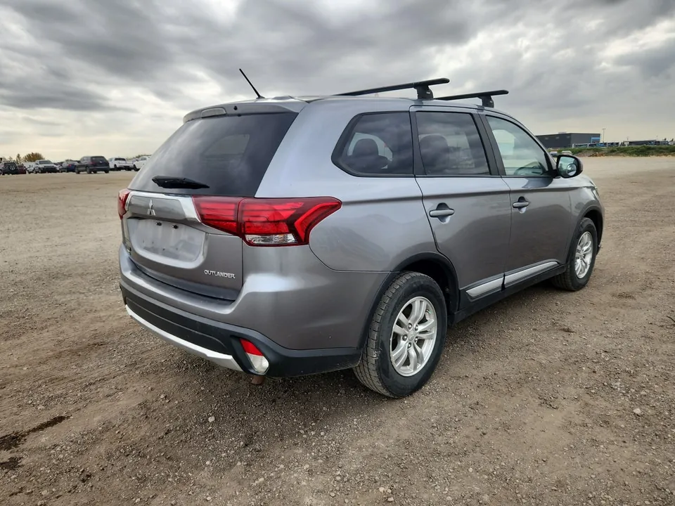 Mitsubishi Outlander 2016 photo 3