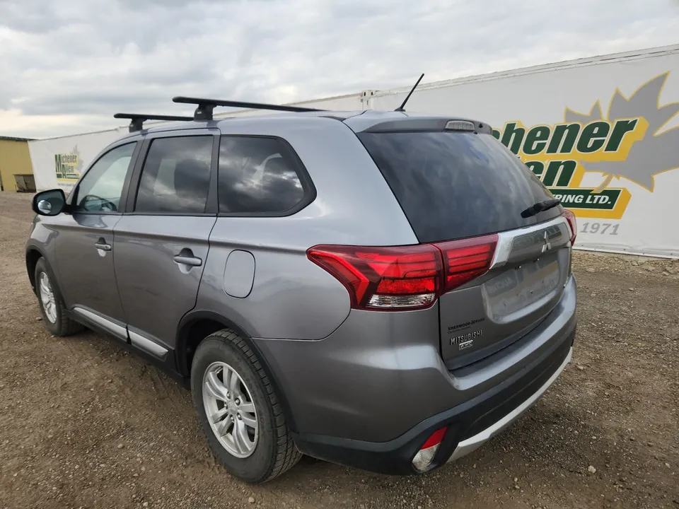 Mitsubishi Outlander 2016 photo 2