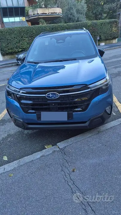 Subaru Forester 2025 photo 2