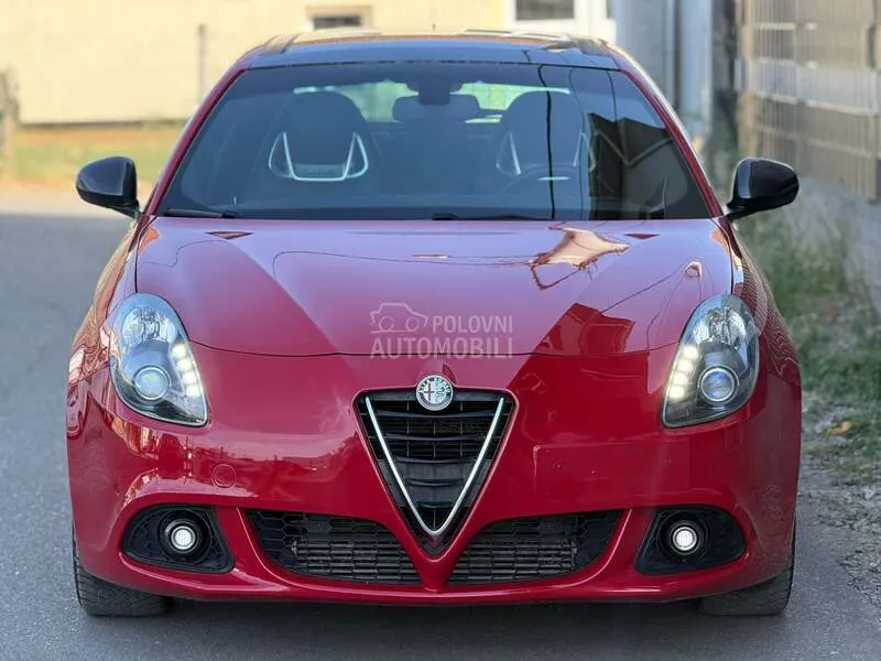 Alfa Romeo Giulietta 2015 photo 5