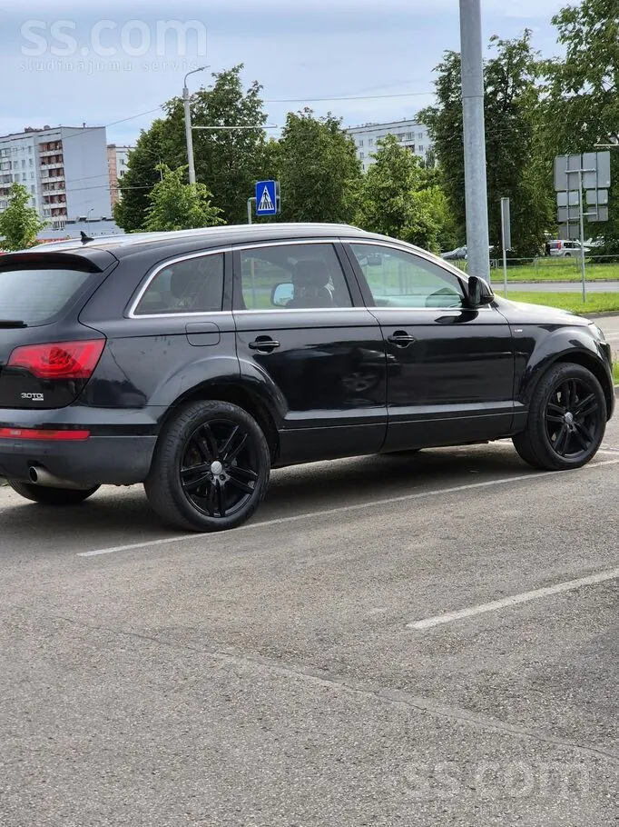 Audi Q7 2007 photo 2