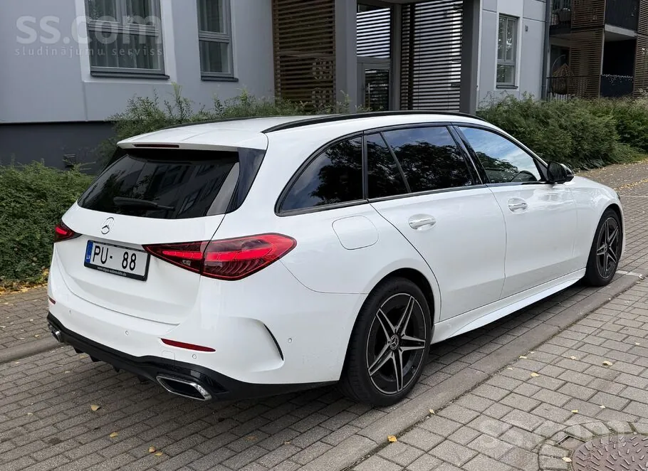 Mercedes-Benz C200 2023 photo 4