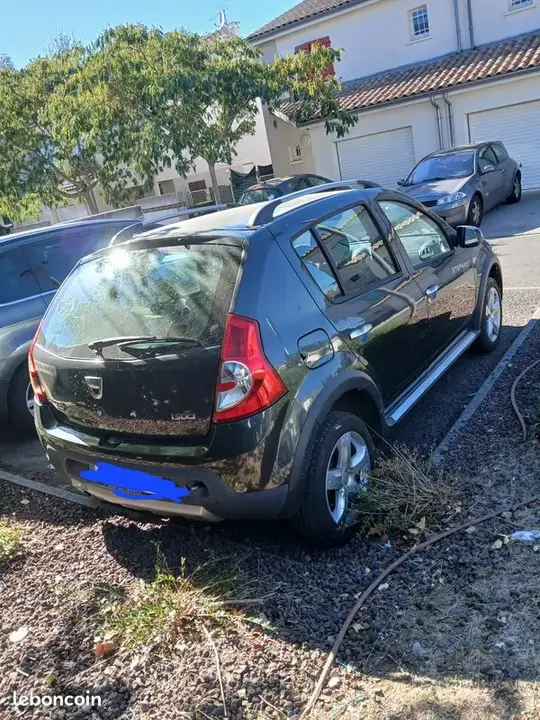 Dacia Sandero 2010 photo 3