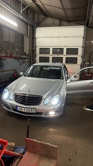 Mercedes-Benz E200 D 2008 photo 4