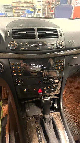 Mercedes-Benz E200 D 2008 photo 3