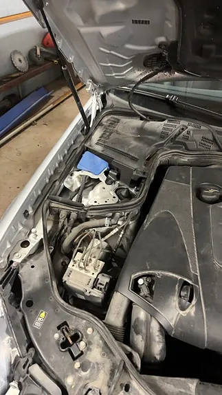 Mercedes-Benz E200 D
