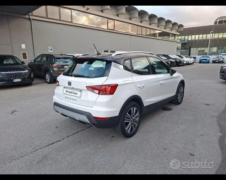 Seat Arona 2019 photo 3