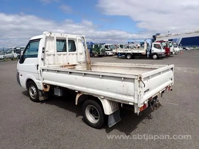 Mazda Bongo 2012 photo 3