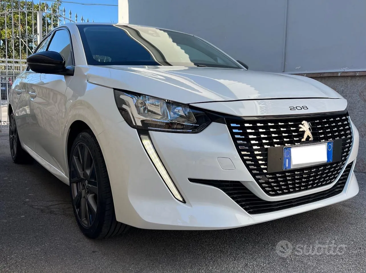 Peugeot 208 2021 photo 2