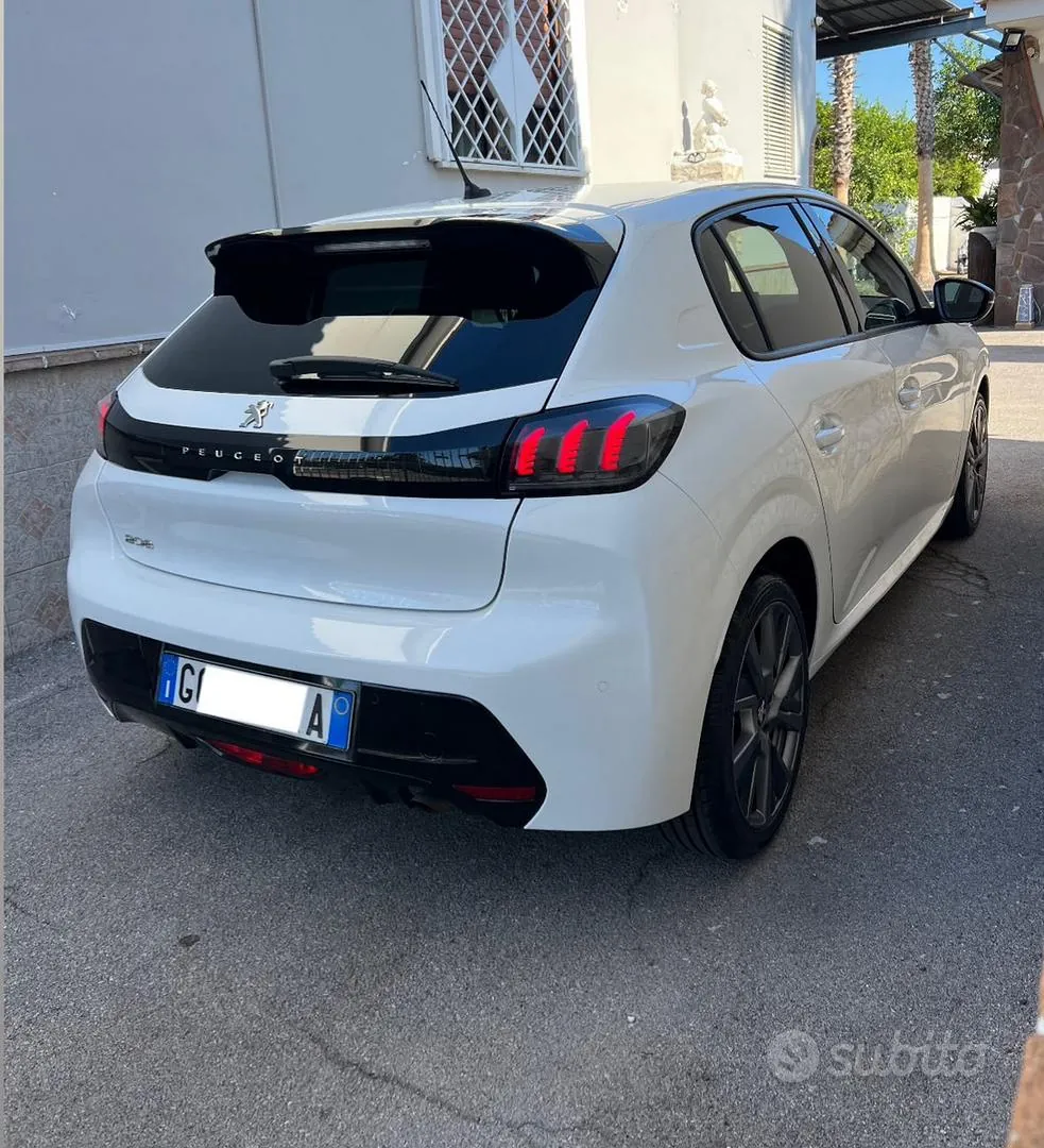 Peugeot 208 2021 photo 3