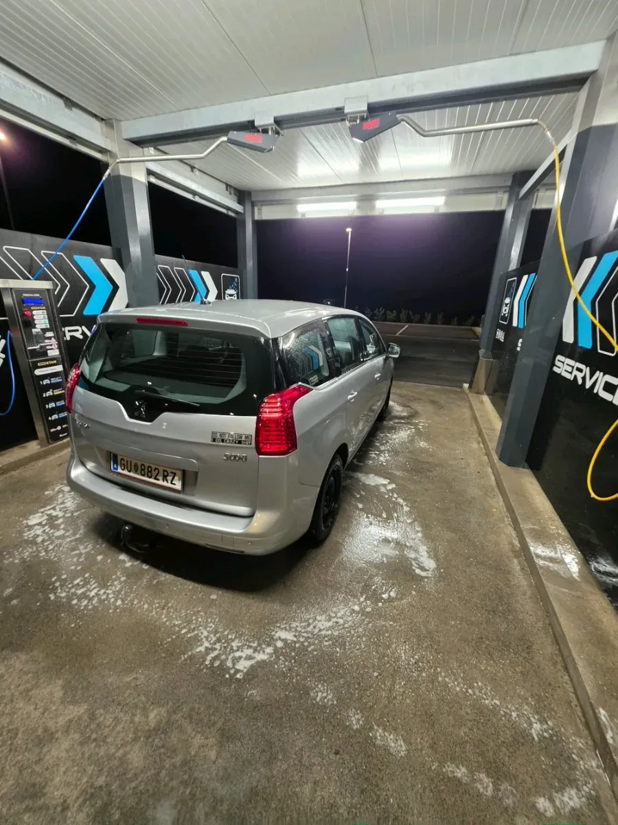 Peugeot 5008 2012 photo 3