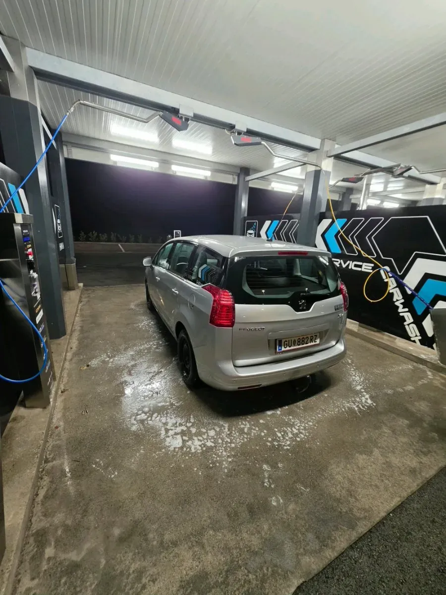 Peugeot 5008 2012 photo 2