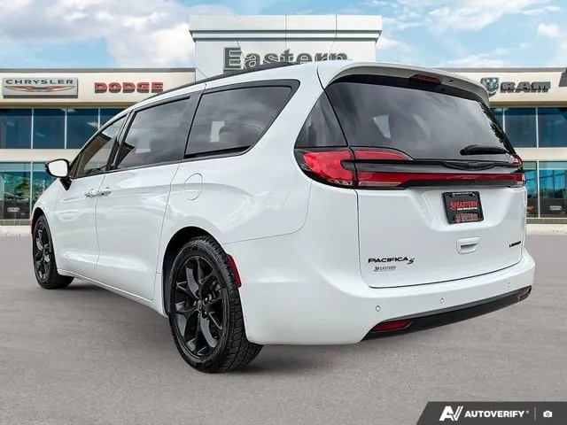 Chrysler Pacifica 2025 photo 3