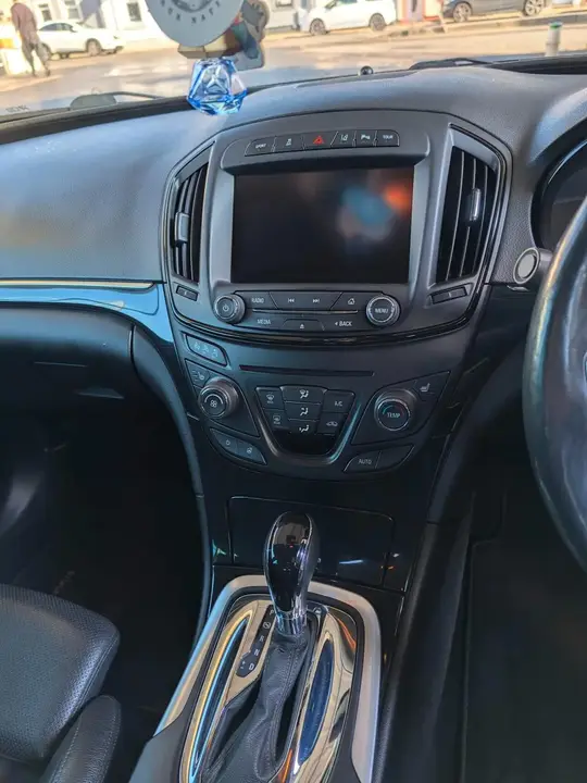 Vauxhall Insignia 2014 photo 4