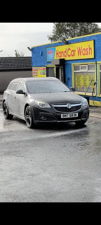 Vauxhall Insignia 2014 photo 2