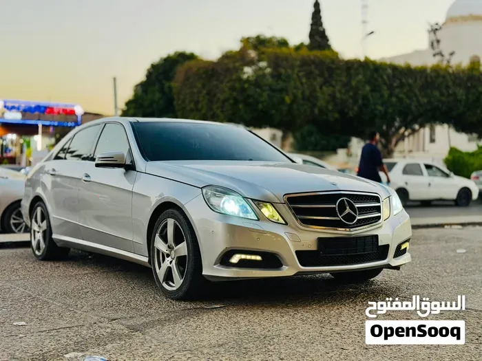 Mercedes-Benz E-Class 2011 photo 5