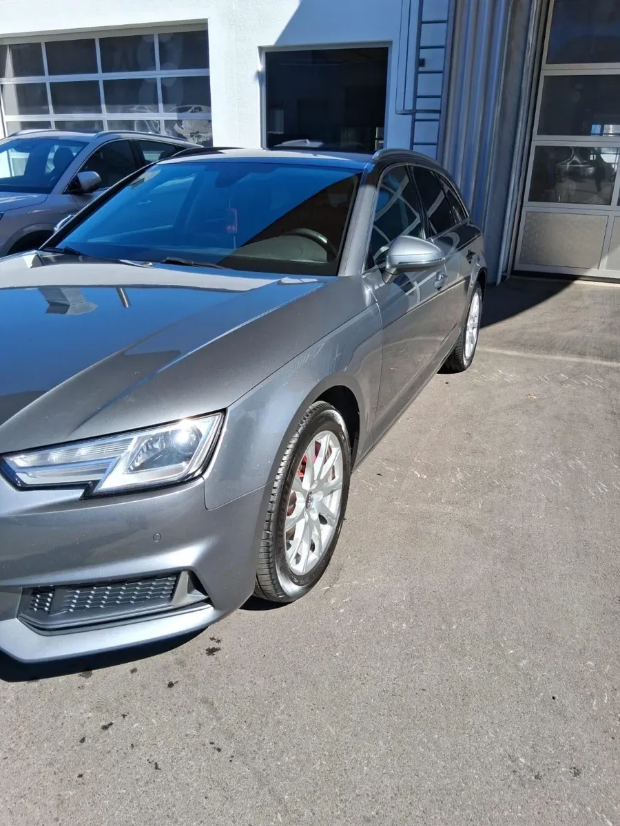 Audi A4 2019 photo 2