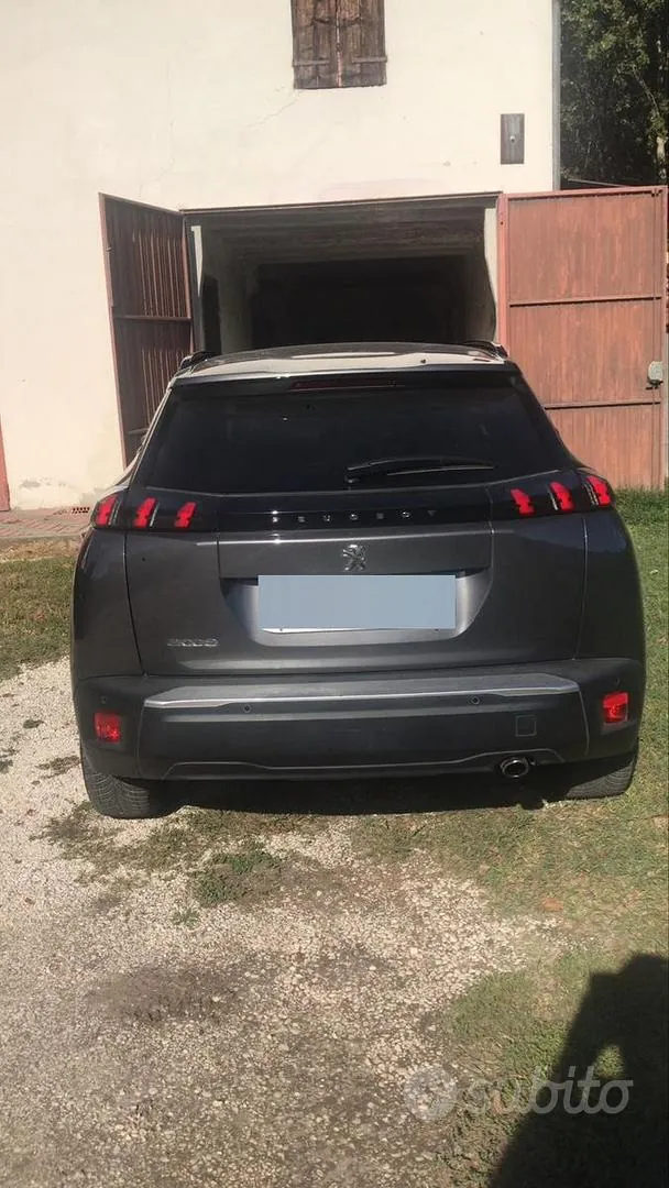 Peugeot 2008 2023 photo 2