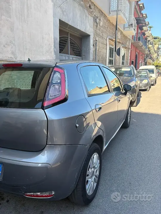 Fiat Punto 2012 photo 3