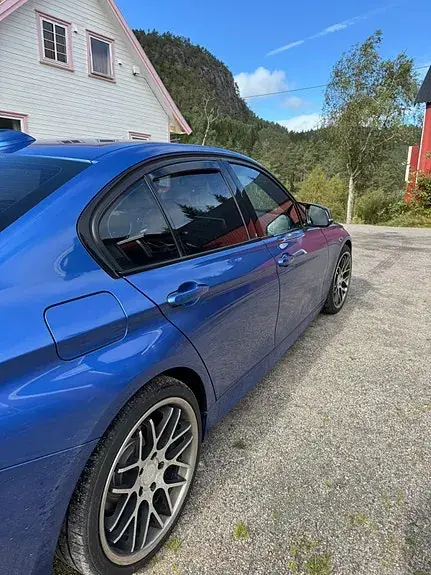 BMW 320D 2012 photo 4