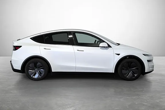 Tesla Model Y 2026 photo 4