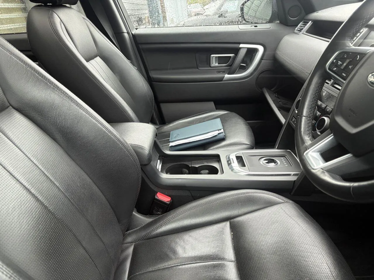 Land Rover Discovery Sport 2019 photo 2