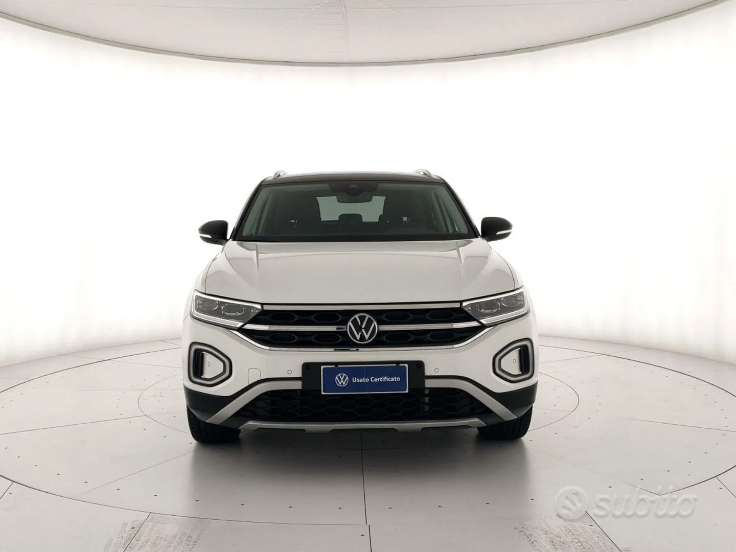 Volkswagen T-Roc 2024 photo 2