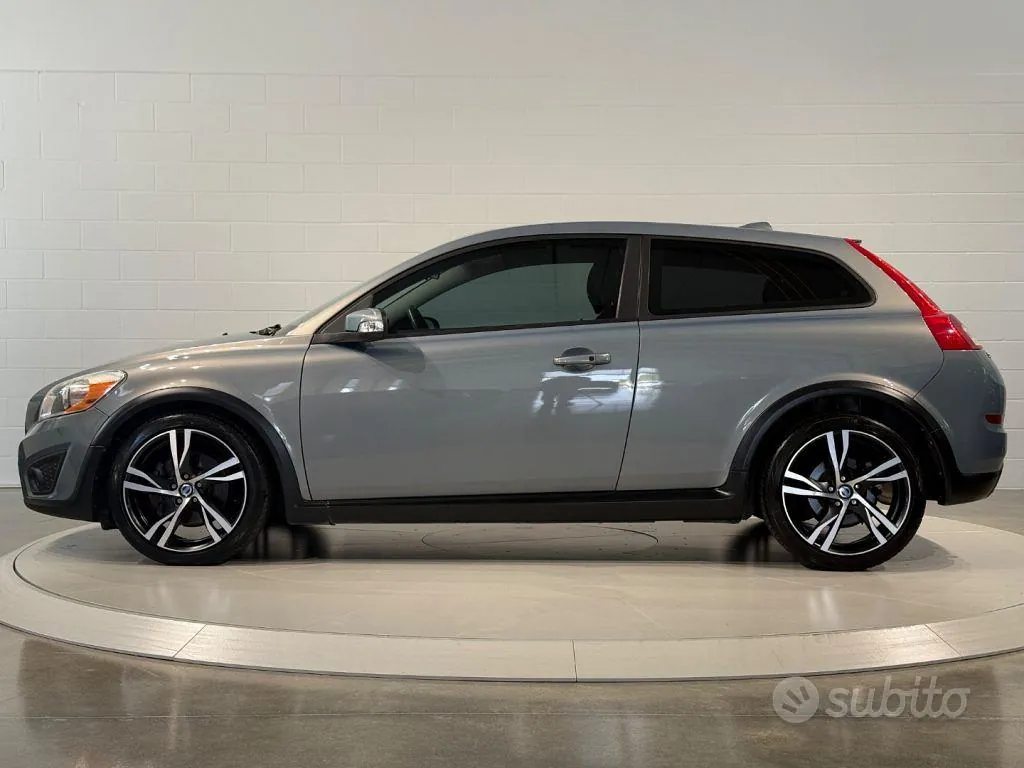 Volvo C30 2012 photo 2
