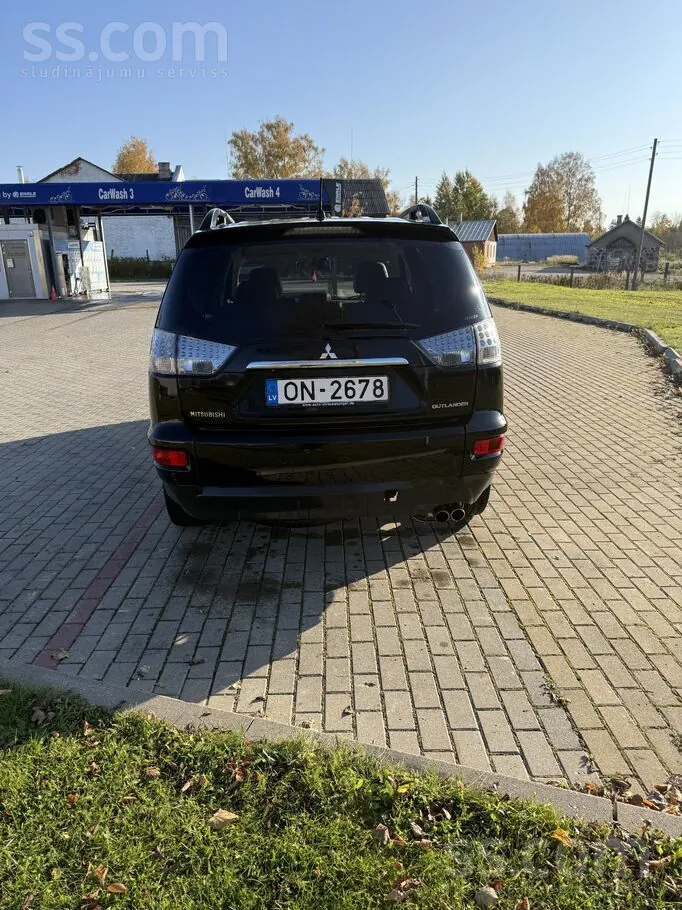 Mitsubishi Outlander 2012 photo 2