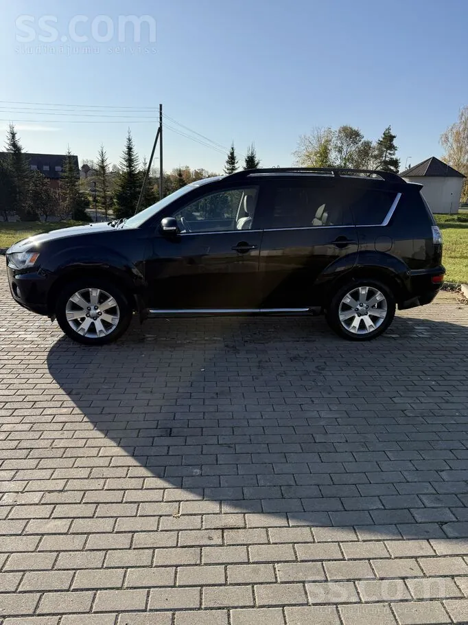 Mitsubishi Outlander 2012 photo 3