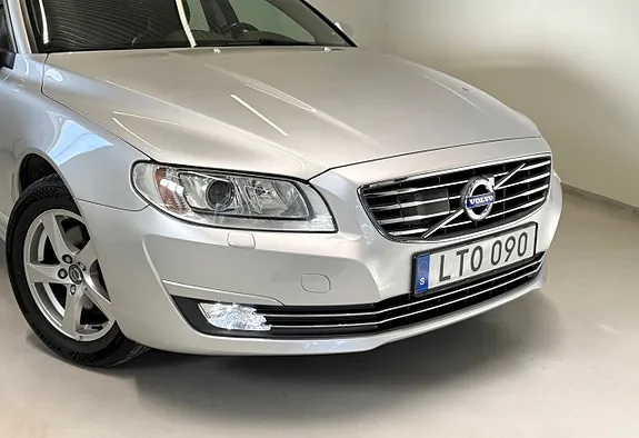 Volvo V70 2015 photo 2