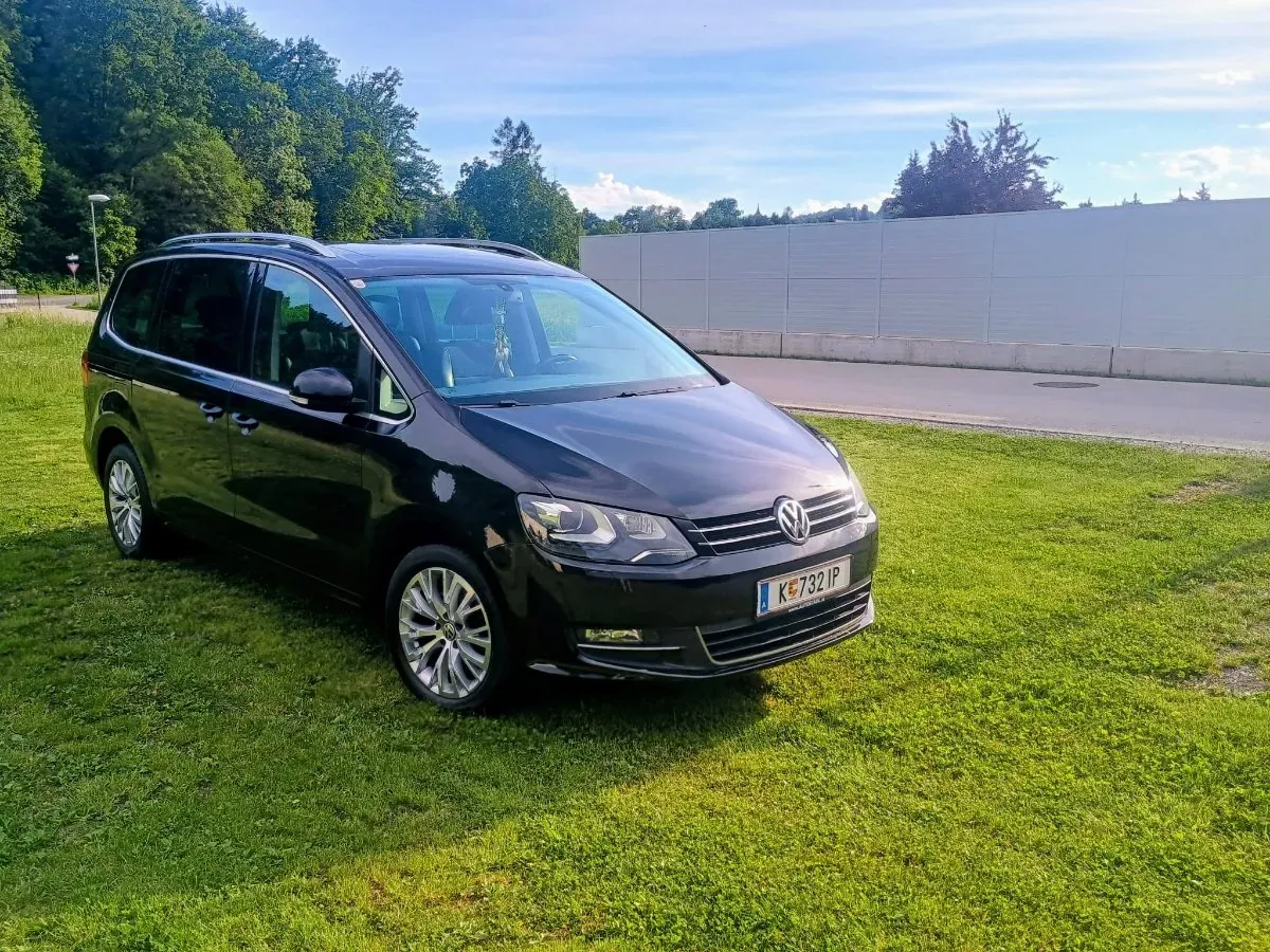 Volkswagen Sharan 2012 photo 2