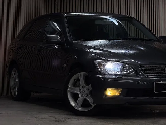 Lexus Is200 2005 photo 4