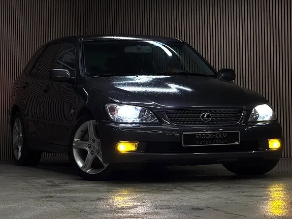 Lexus Is200