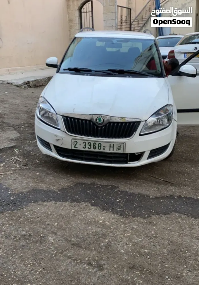 Skoda Fabia 2012 photo 3