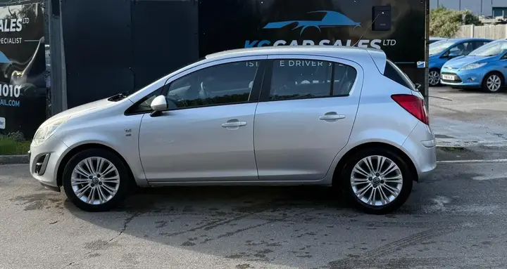 Vauxhall Corsa 2011 photo 3