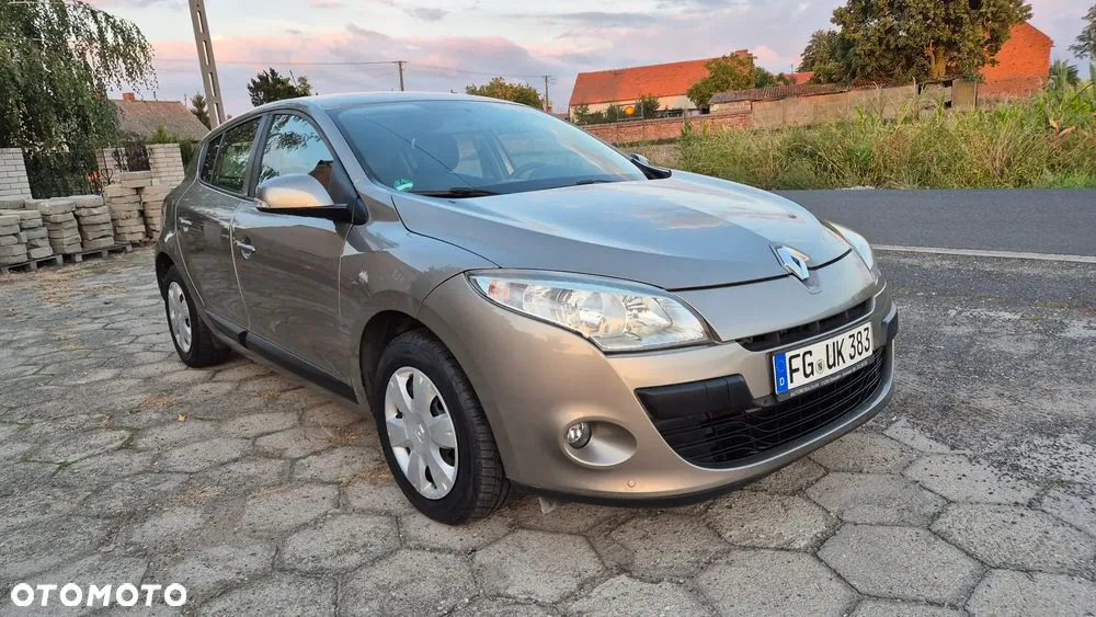 Renault Megane 2009 photo 2