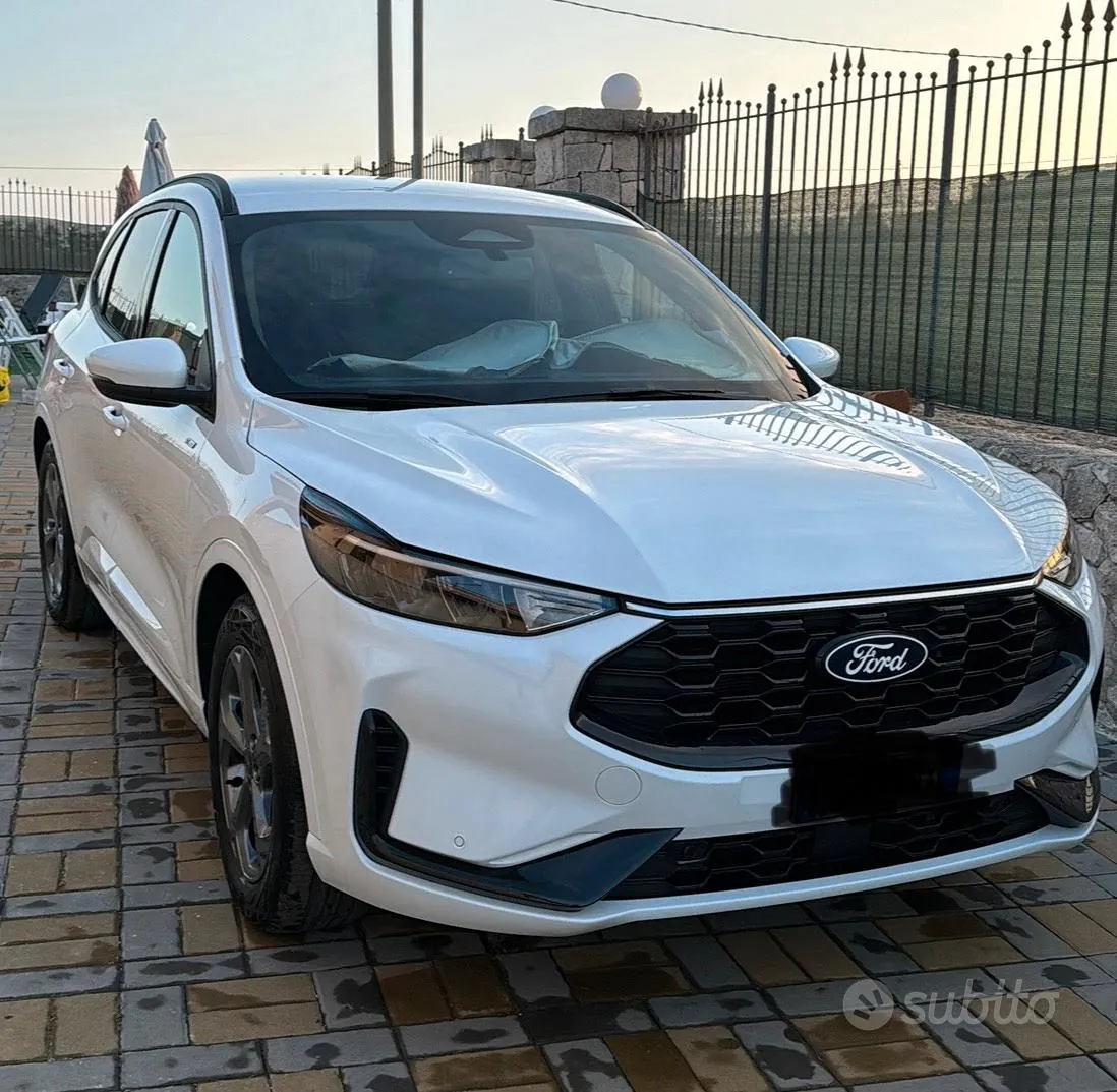 Ford Kuga 2024 photo 2