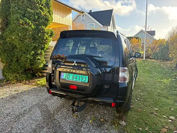 Mitsubishi Pajero 2017 photo 4