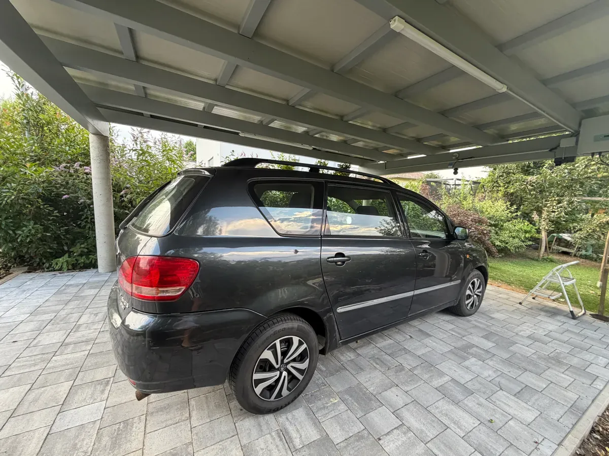 Toyota Avensis 2003 photo 2