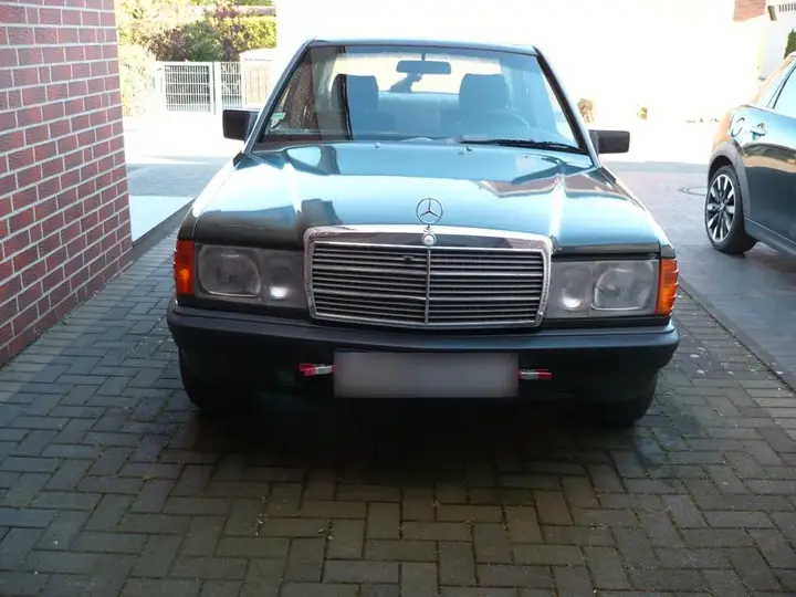 Mercedes-Benz 190E