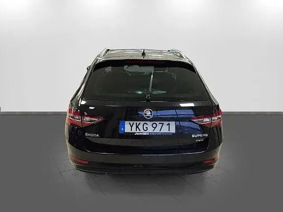 Skoda Superb 2017 photo 5