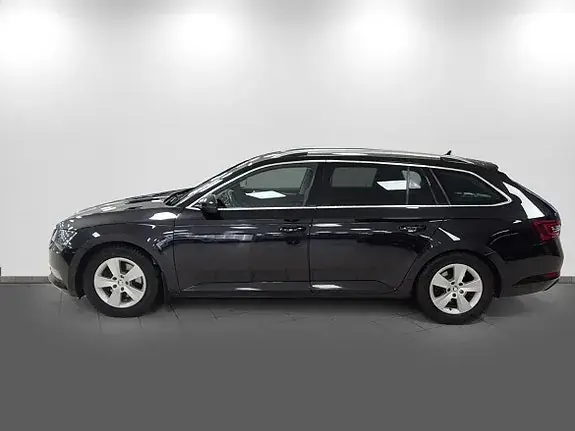 Skoda Superb 2017 photo 4