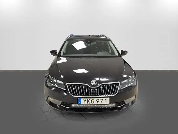 Skoda Superb 2017 photo 2